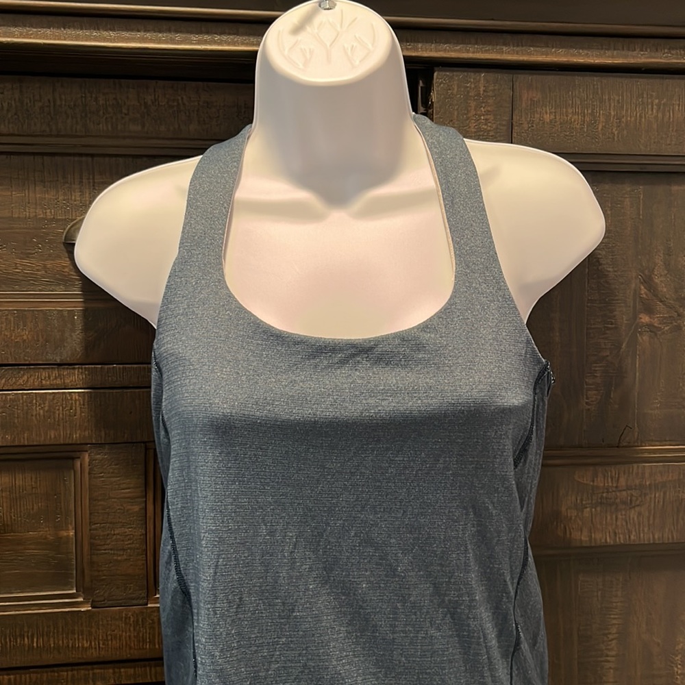 Lululemon Athletica built in bra workout top Sz 6 blue/grey sexy workout top
